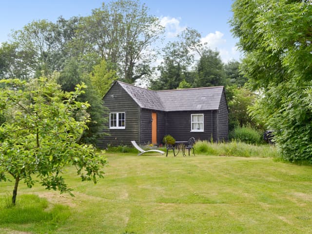 The Wheelwrights Post The Hideaway Ref Ukc540 In Burgate Near