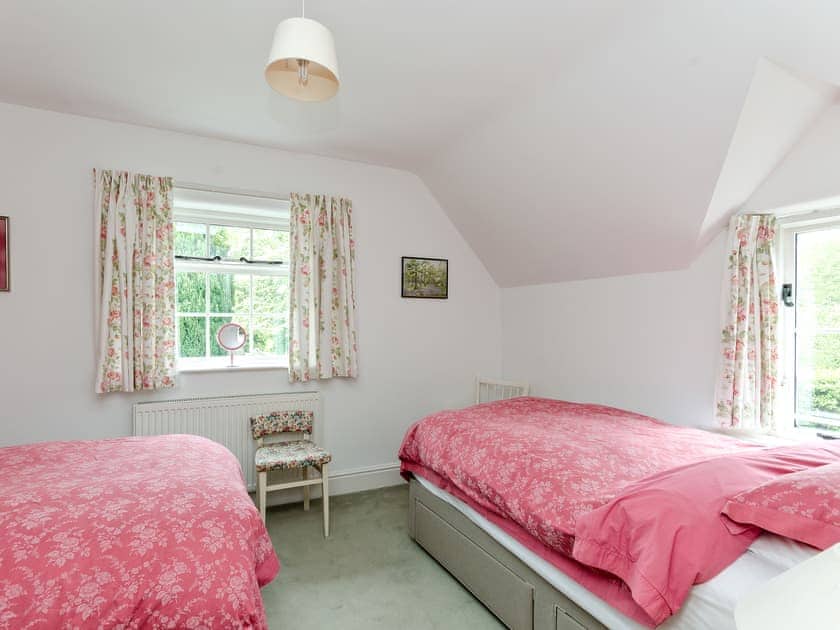 Twin bedroom | Brookside Cottage, Beeley, near Chatsworth