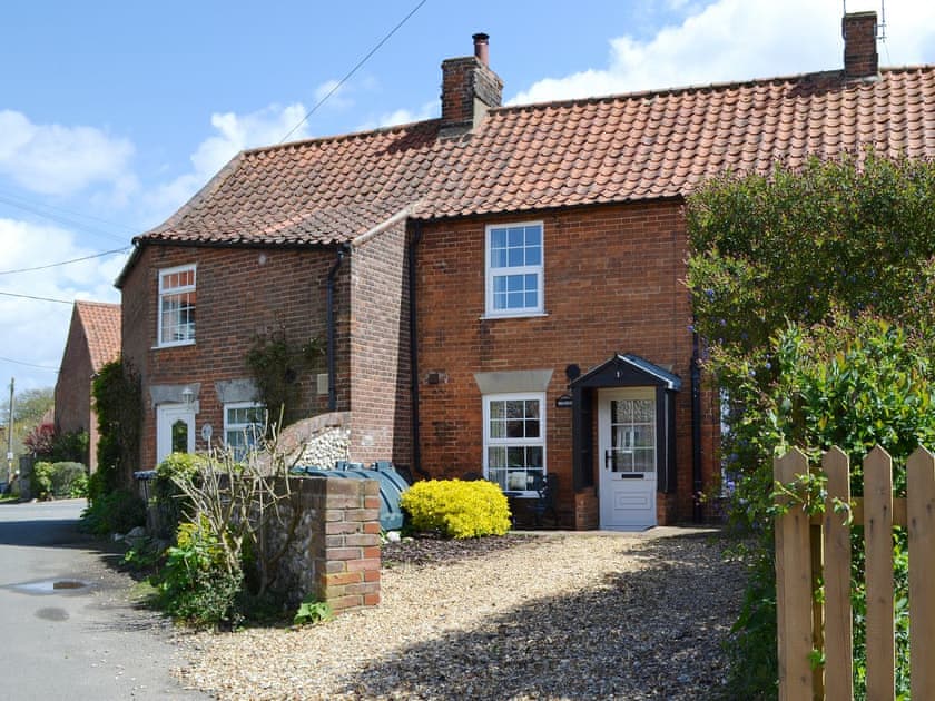 Exterior | Hollyhocks Cottage, Docking