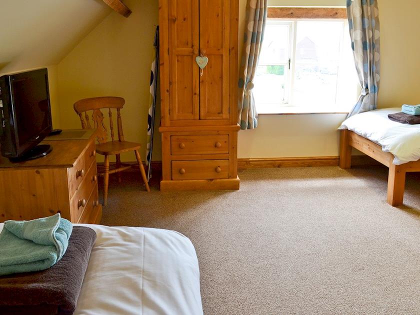 Twin bedroom | The Roost - Manor Farm Cottages, Buckton, near Flamborough
