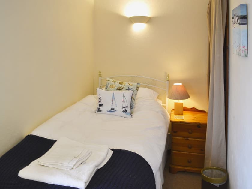 Single bedroom | Owl - Talehay Cottages, Pelynt, near Looe