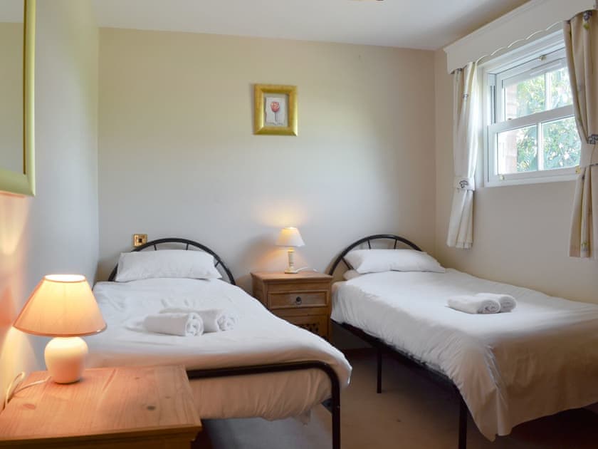Twin bedroom | Jasmine - Netley Hall, Dorrington, near Shrewsbury