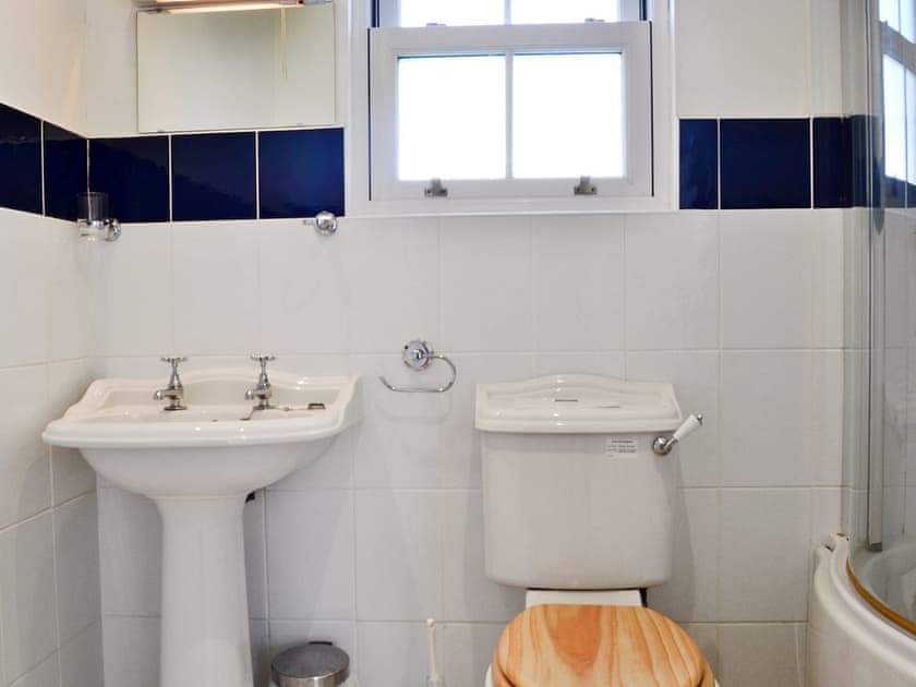 Shower room | Jasmine - Netley Hall, Dorrington, near Shrewsbury