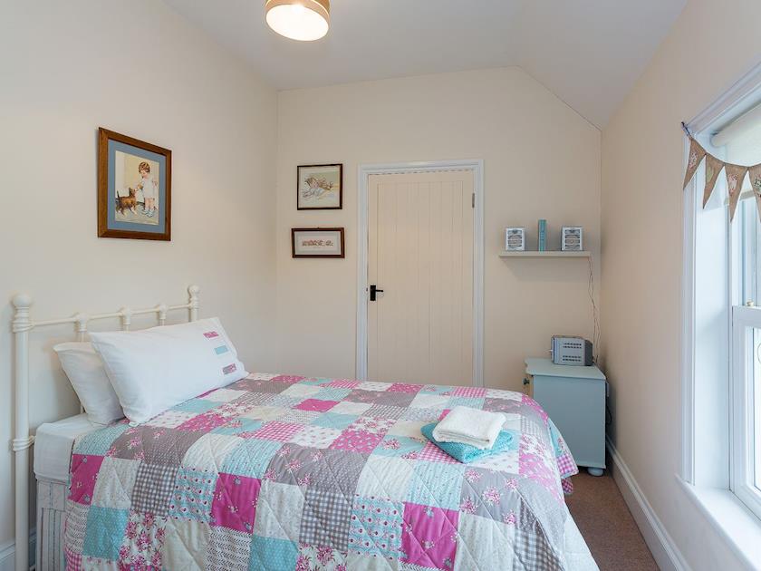 Charming single bedroom | Yokefleet Cottage, Sandholme, near Beverley