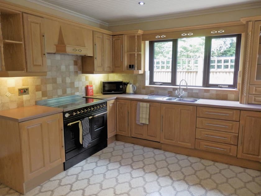 Well equipped kitchen/dining room | The Beech House, Corton, near Lowestoft