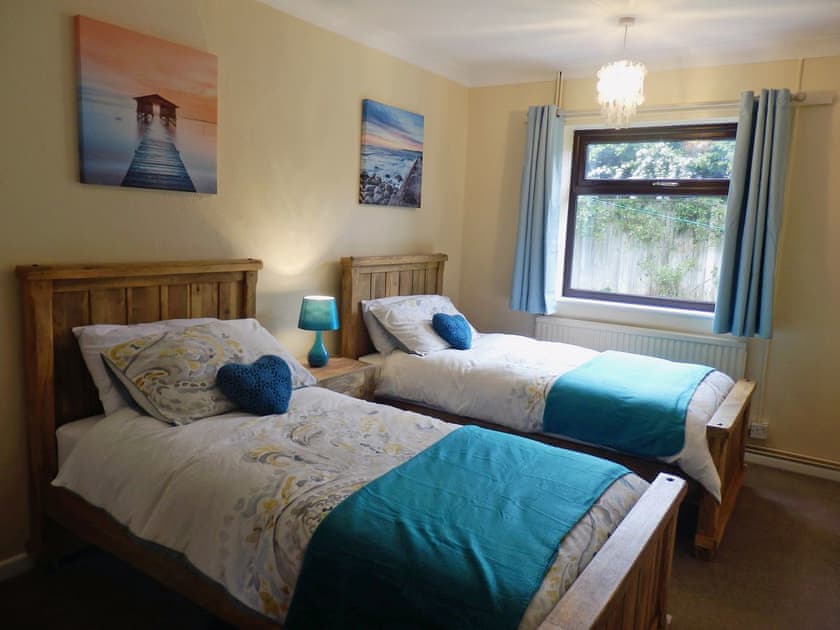 Cosy twin bedroom | The Beech House, Corton, near Lowestoft
