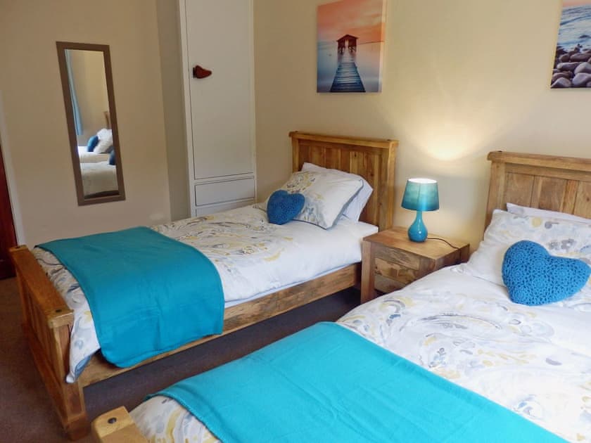 Cosy twin bedroom | The Beech House, Corton, near Lowestoft
