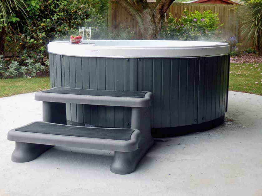 Relaxing hot tub | The Beech House, Corton, near Lowestoft