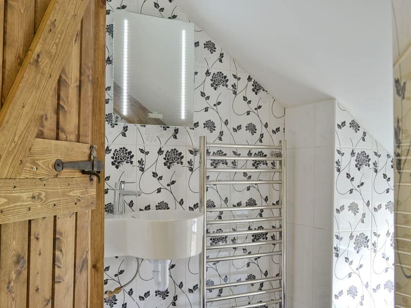 En-suite shower room | Snuggle Cottage - Dolgoy Cottages, Llangrannog