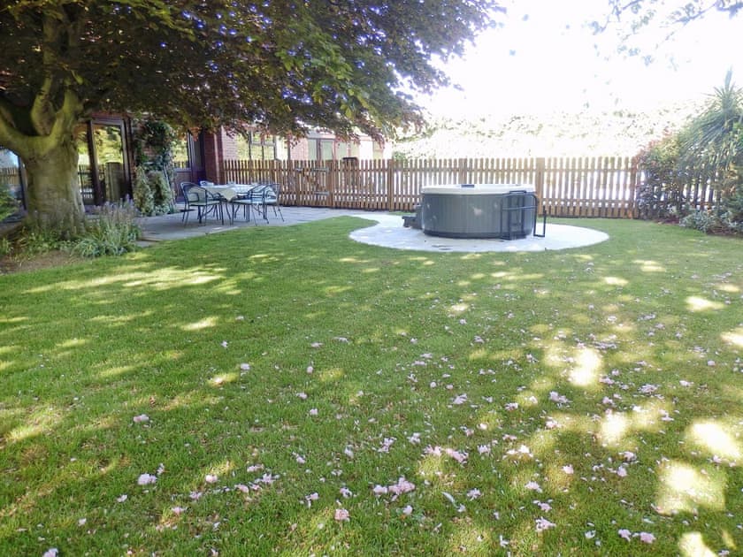Hot tub and garden | The Beech House, Corton, near Lowestoft