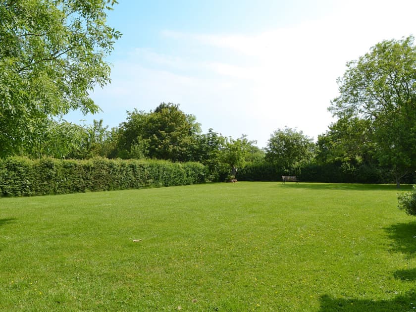Spacious lawned garden | Hillcroft, Purleigh, near Maldon