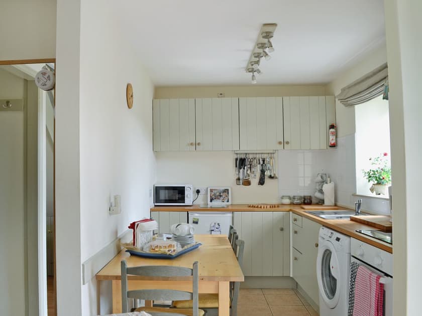 Well equipped kitchen/dining room | Mews Cottage, Middleton-in-Teesdale