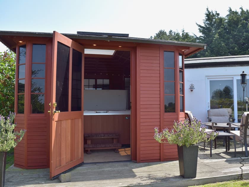 Shared hot tub for 4 | Leanda Lodge, Burgh Castle, near Great Yarmouth