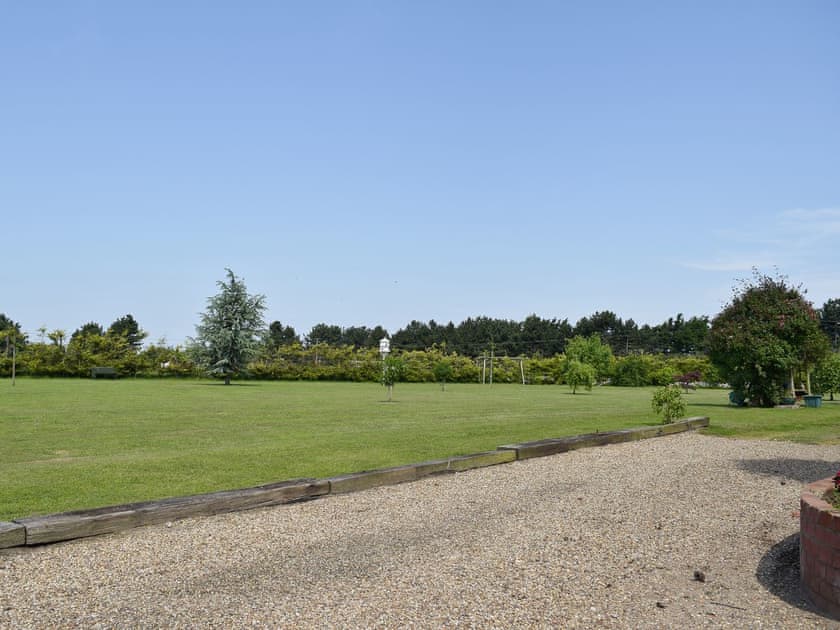 Shared 2.5 acre natural grounds | Leanda Lodge, Burgh Castle, near Great Yarmouth