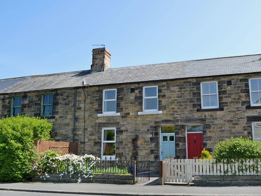 Victorian stone-built terraced cottage  | Dot’s House, Alnwick