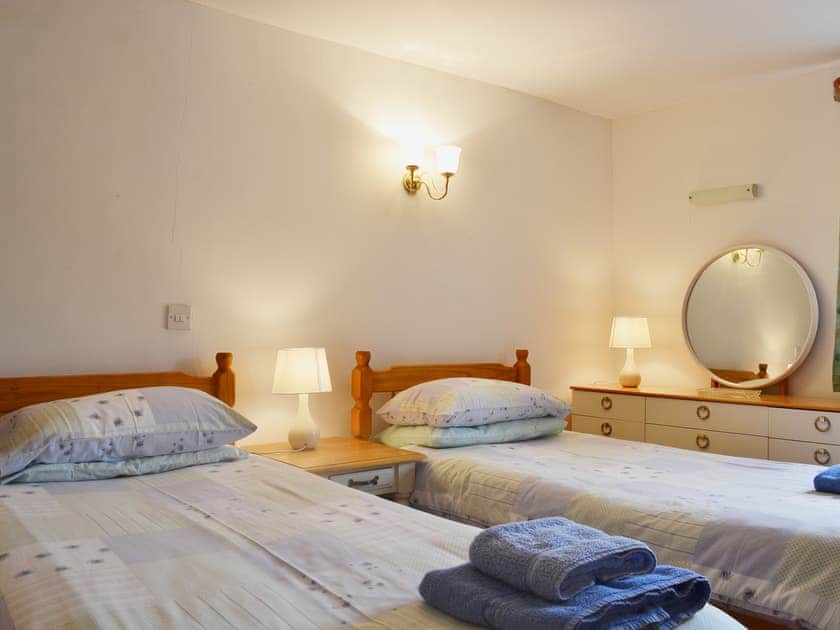 Lovely twin bedded room | Barn Owl Cottage - Willersley Farm, Cromford, near Matlock