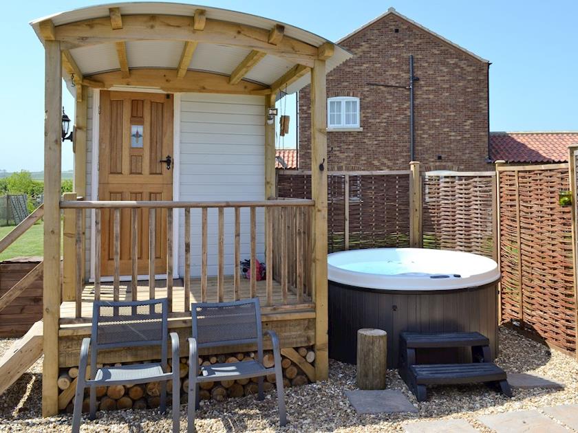 Characterful property with luxurious hot-tub | The Blue Texel - West Hale Shepherd&rsquo;s Huts, Burton Fleming, near Filey