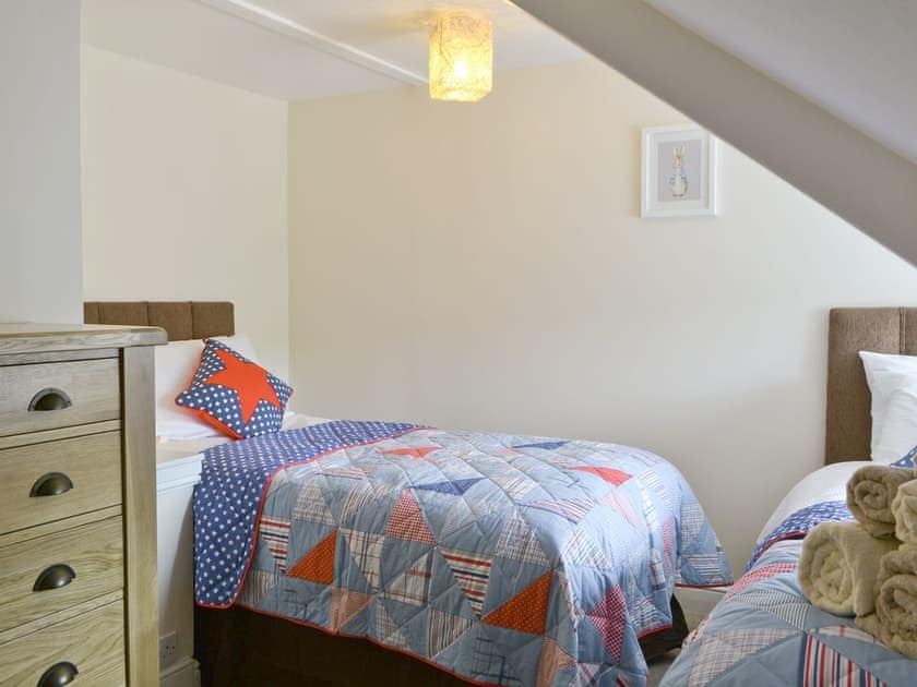 Comfortable twin bedroom | Water Howes Cottage, Ambleside