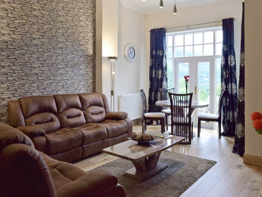 Stylish open-plan living area  | 5 Ladstock Hall (Luxury) - Ladstock Hall, Thornthwaite