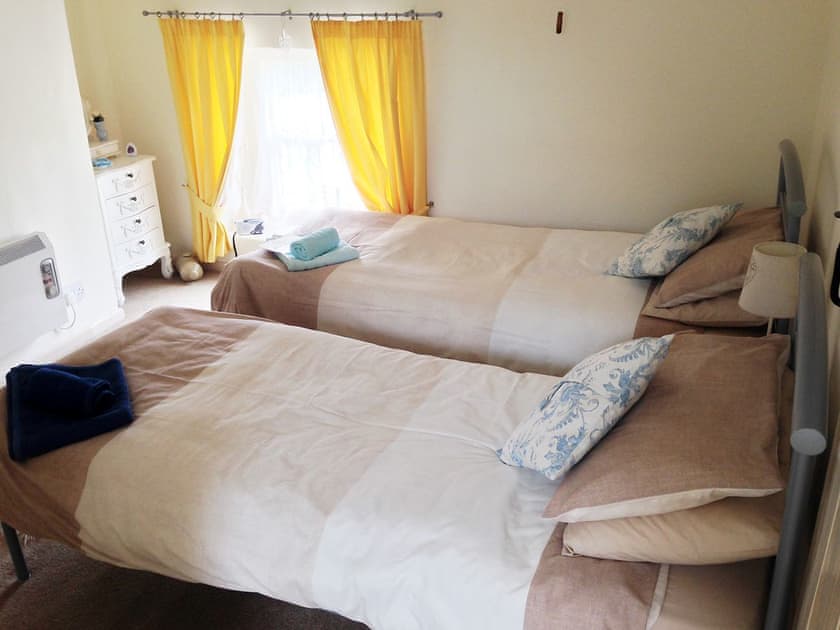 Second Bedrrom - Twin Room | Jug and Glass Cottage, Nether Langwith, near Mansfield