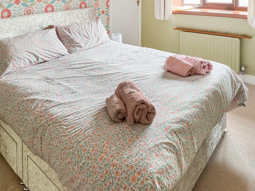 Main bedroom with King size (5’) bed | Sea View, Shilbottle, near Alnwick