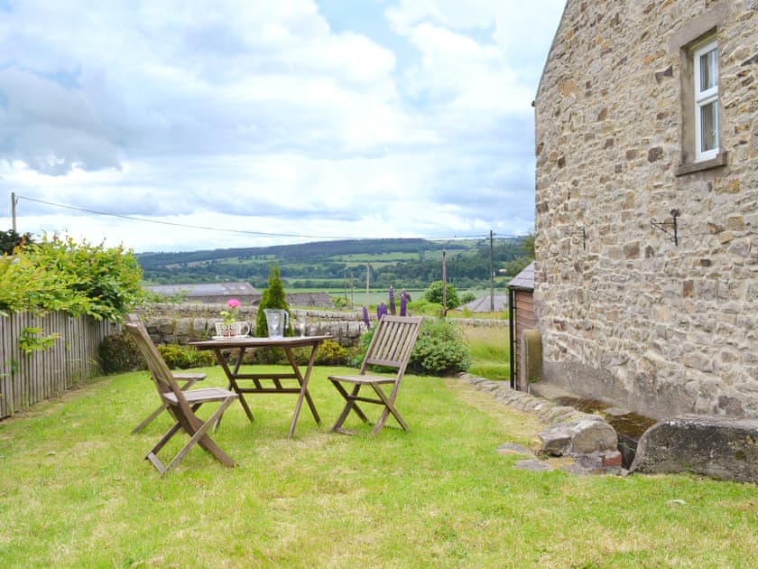 No 2 Cottage in Fourstones near Hexham, Northumberland Book Online