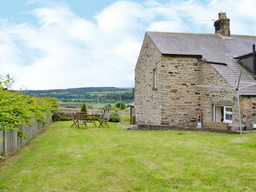 No 2 Cottage in Fourstones near Hexham, Northumberland Book Online