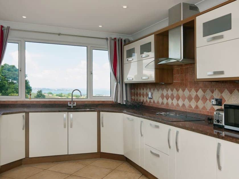 Well equipped kitchen | Penhill Chase, Hillhead, near Kingswear