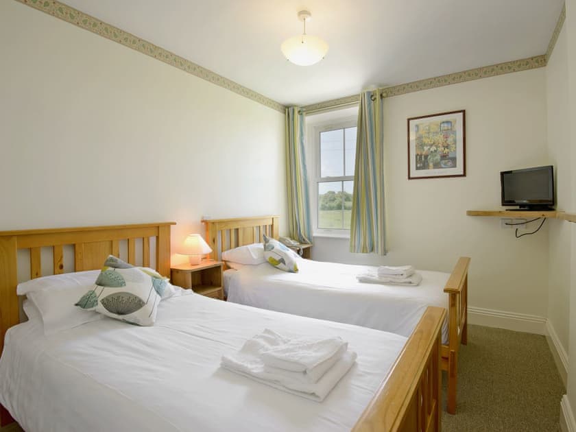 Charming twin bedroom | Fernlea, Acton, near Langton Matravers