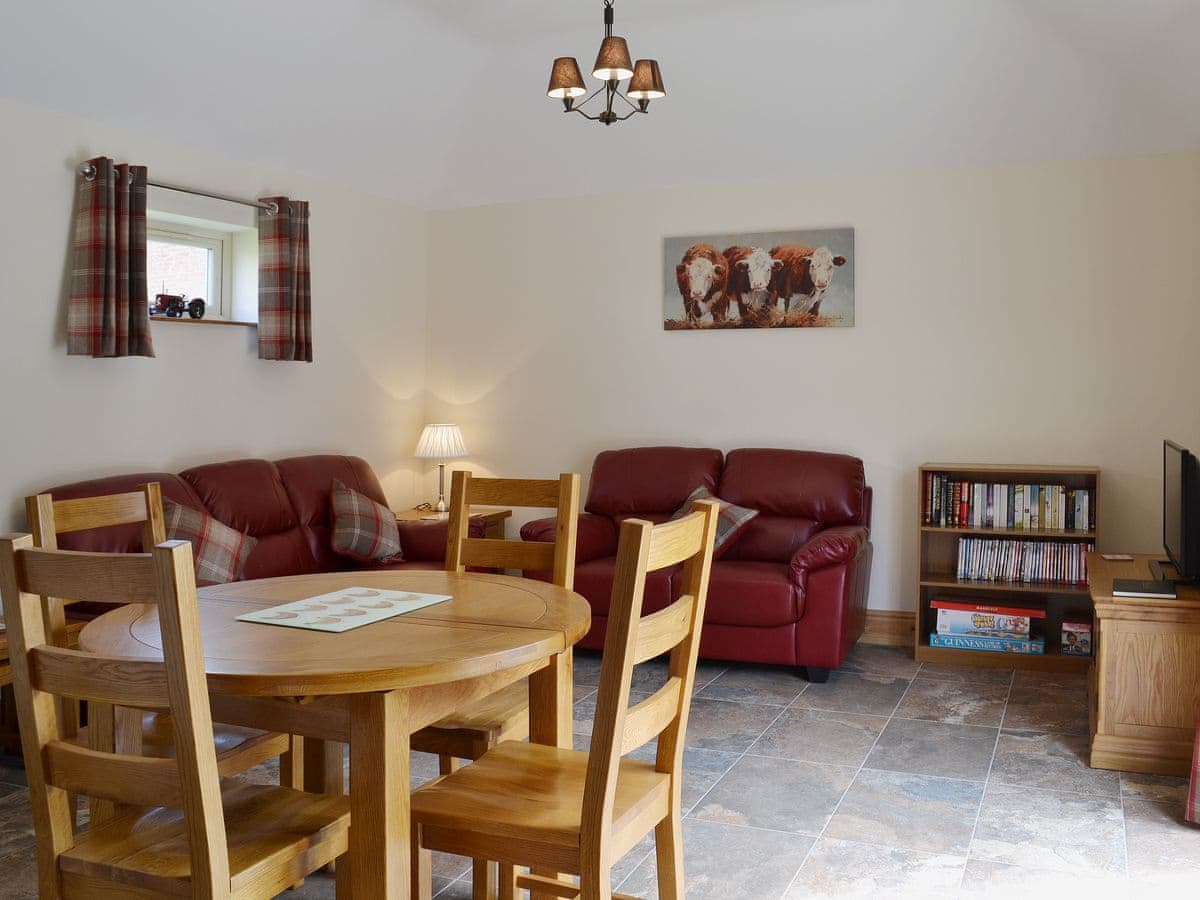Dunstall Lodge Barns - The Parlour - Holiday lodge in Central England - Image 2