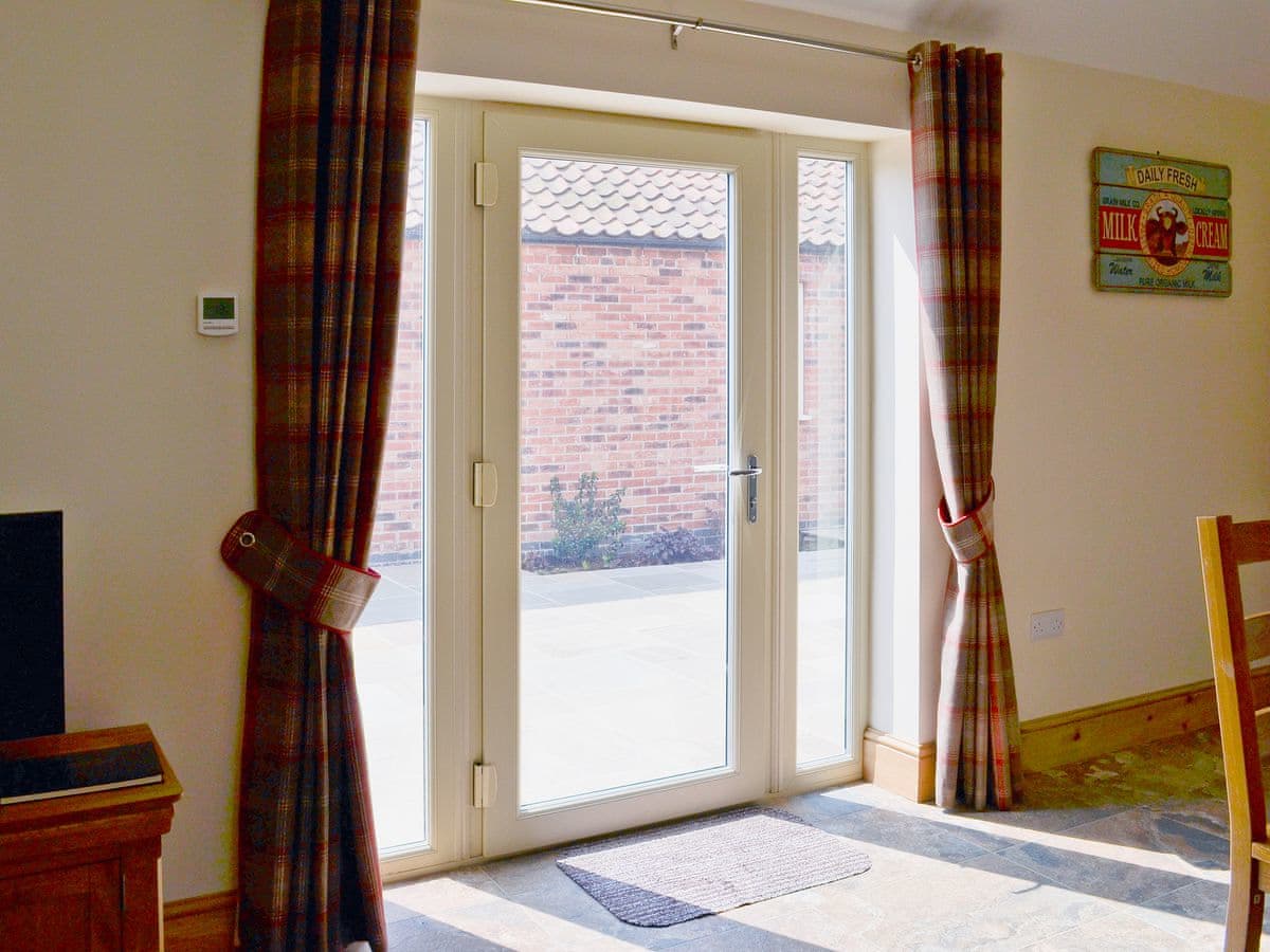Dunstall Lodge Barns - The Parlour - Holiday lodge in Central England - Image 3