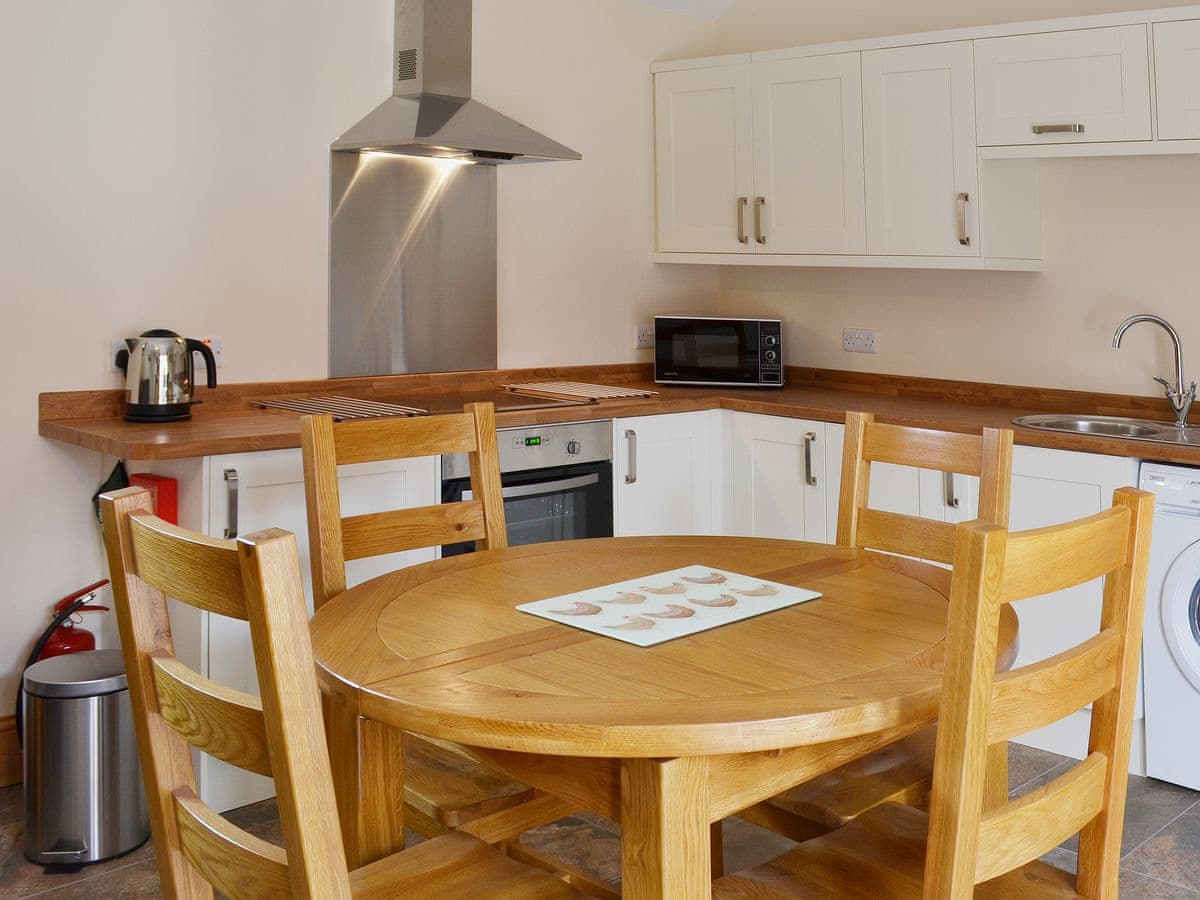 Dunstall Lodge Barns - The Old Dairy - Holiday lodge in Central England - Image 4