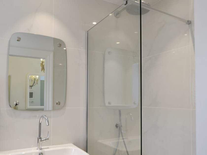 En-suite shower room | Dale View, Little Langdale near Ambleside