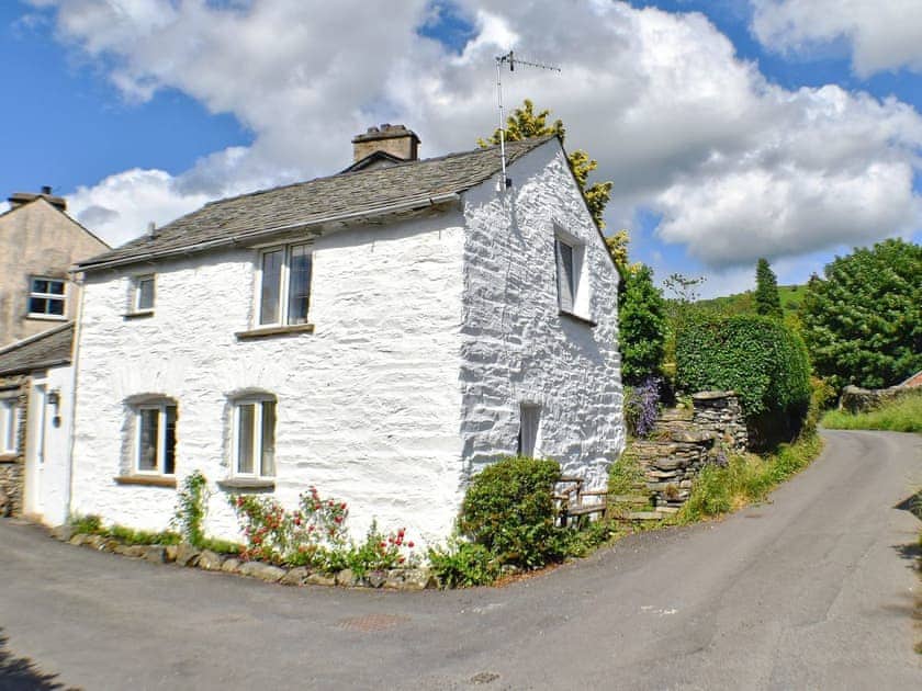 Charming holiday property | April Cottage, Staveley-in-Cartmel, near Windermere