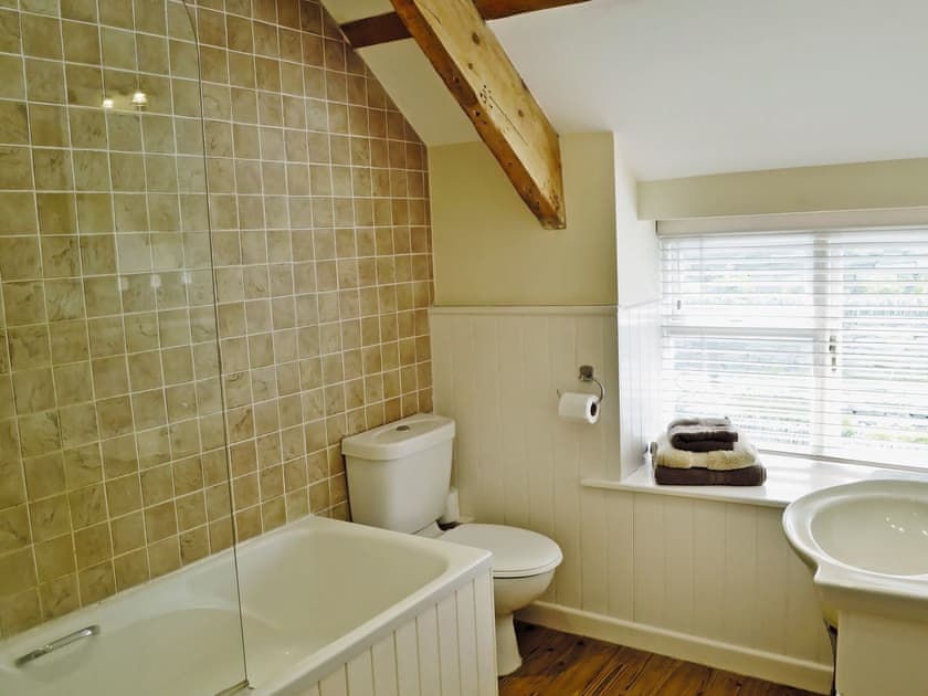Bathroom | Ostlers, Boscastle