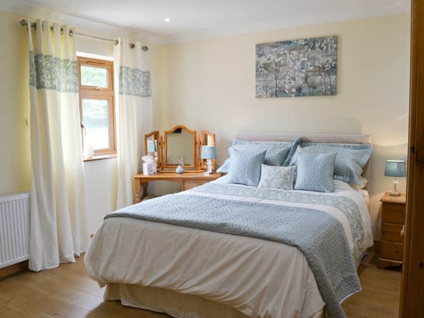Cosy double bedroom | Russet - The Old Orchard, Beeford near Skipsea