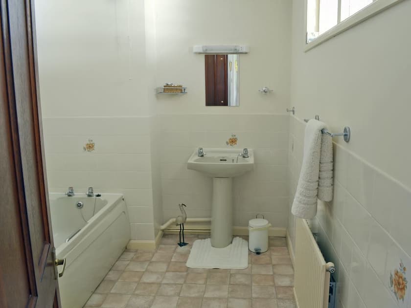 Bathroom | Pant Glas Mawr Cottage, Axton, near Holywell