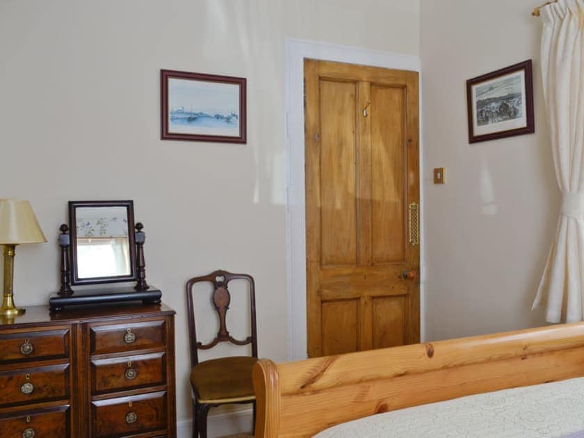 Dressing area of double bedroom | Baron Cliff Lodge, Cove, near Helensburgh