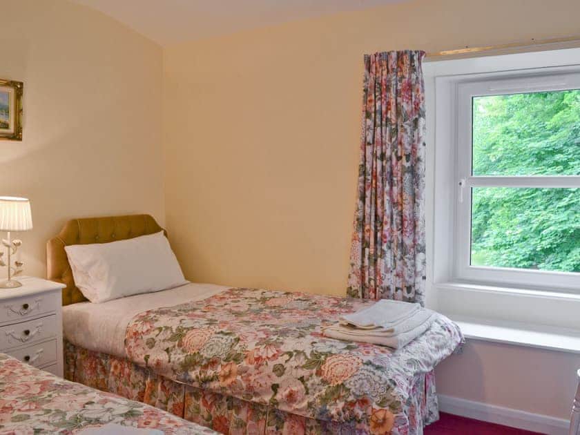 Airy twin bedroom | Bellegrove Cottage, Watermillock, Ullswater
