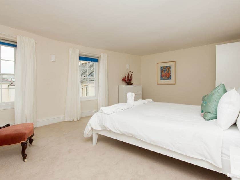 Large double bedroom | Hawkins, Dartmouth