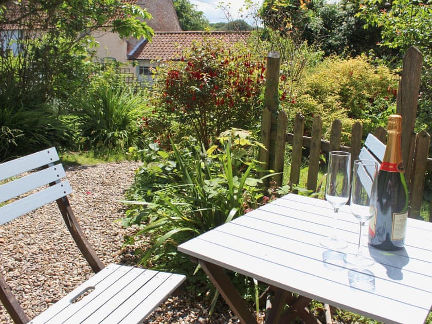Sitting-out-area | Forge Cottage - Blacksmiths Cottages, Stiffkey