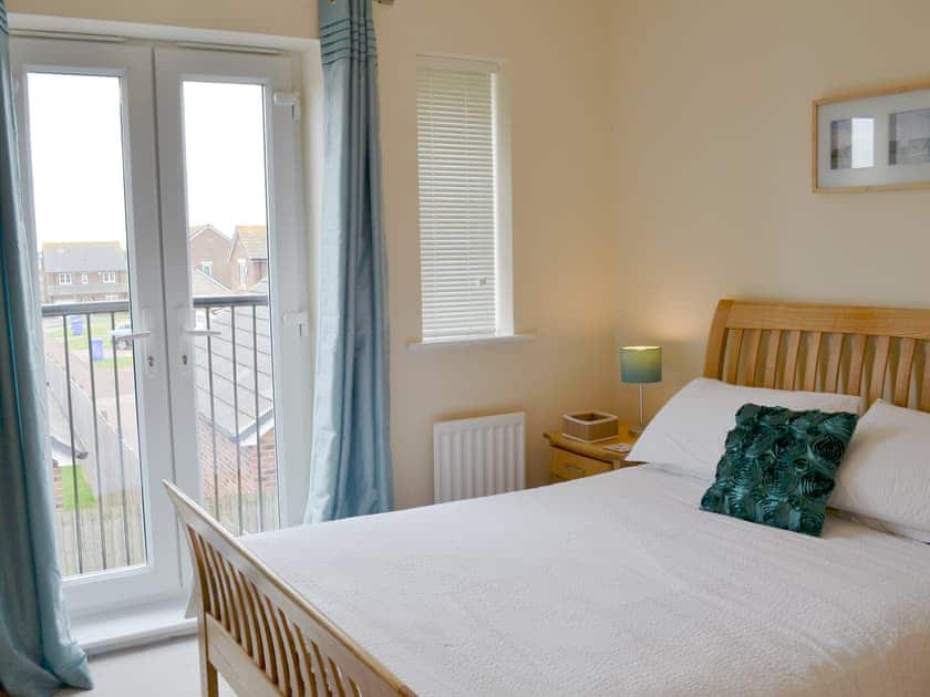 Comfortable double bedroom | Sea Breeze, Beadnell, near Seahouses