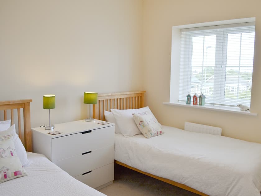 Twin bedroom | Sea Breeze, Beadnell, near Seahouses