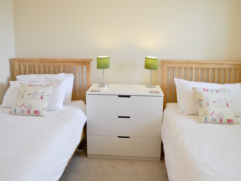 Twin bedroom | Sea Breeze, Beadnell, near Seahouses