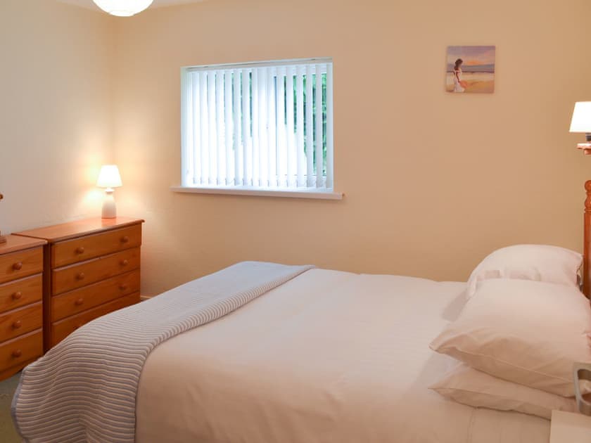 Warm and inviting double bedroom | Apple Tree Apartment - Devon Palms, Maidencombe, near Torquay