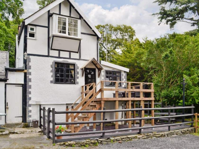 Characterful holiday home | Y Bwthyn, Bala