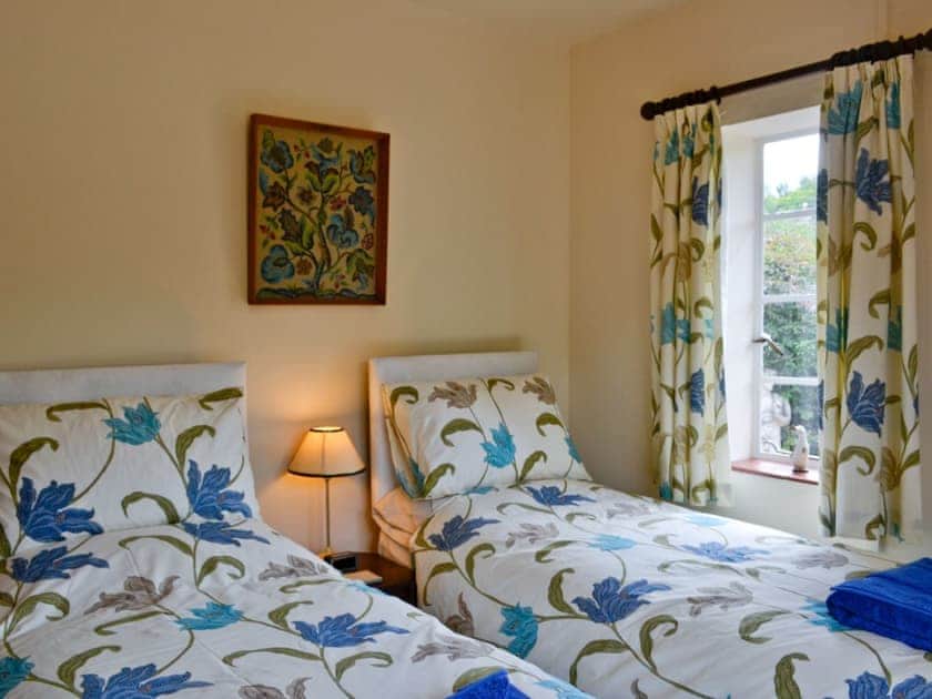 Twin bedroom | The Old Post Office, Ruckhall, Eaton Bishop, near Hereford