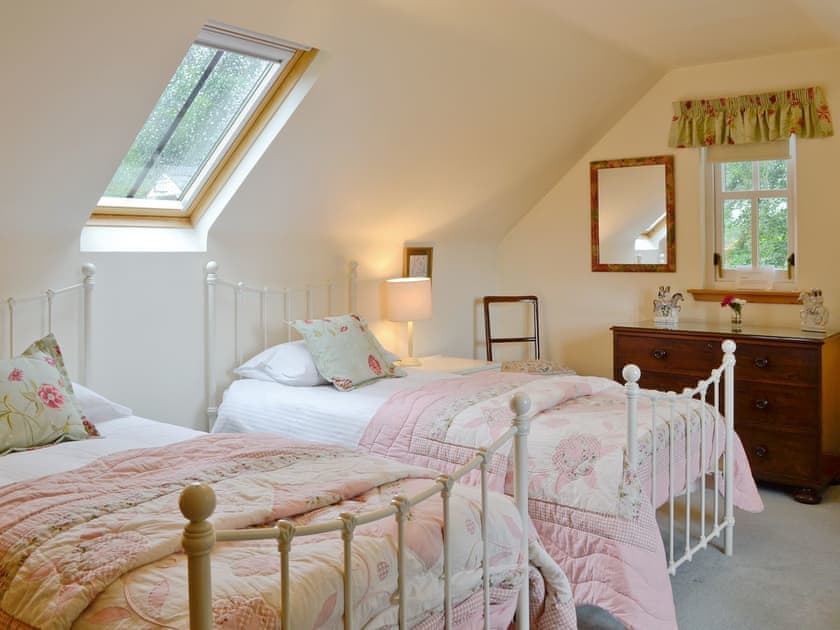 Attractive twin bedroom | Little Blackhall Lodge, near Banchory