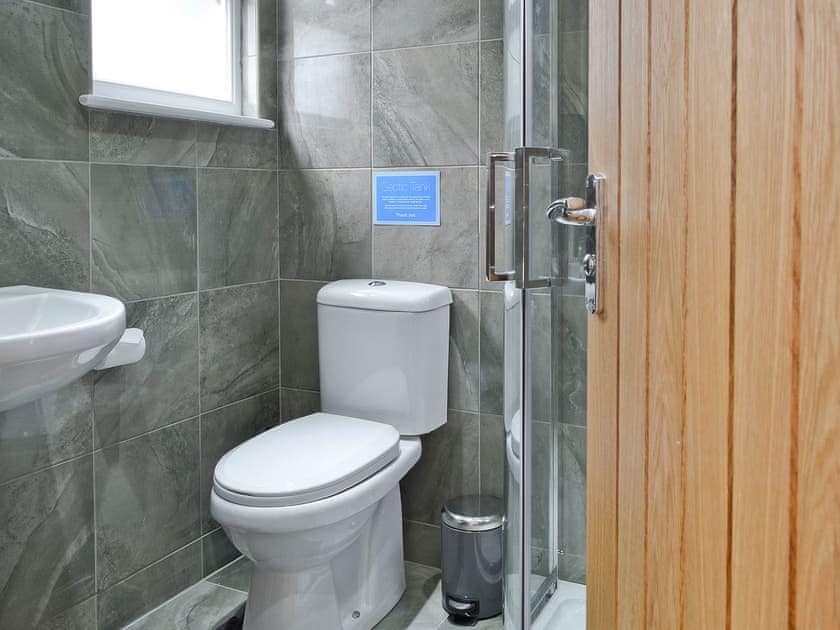 Shower room | Y Gorlan - Beudy Newydd and Y Gorlan, Llanllechid, near Bangor
