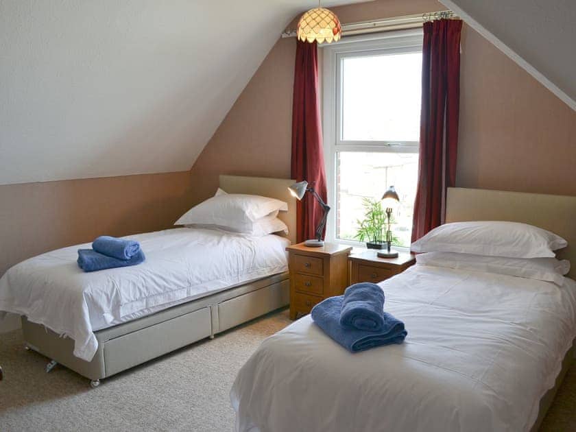 Twin bedroom | Seasands, Sheringham